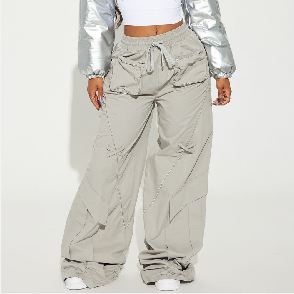 Fashion Nova Women's Light Gray Joggers